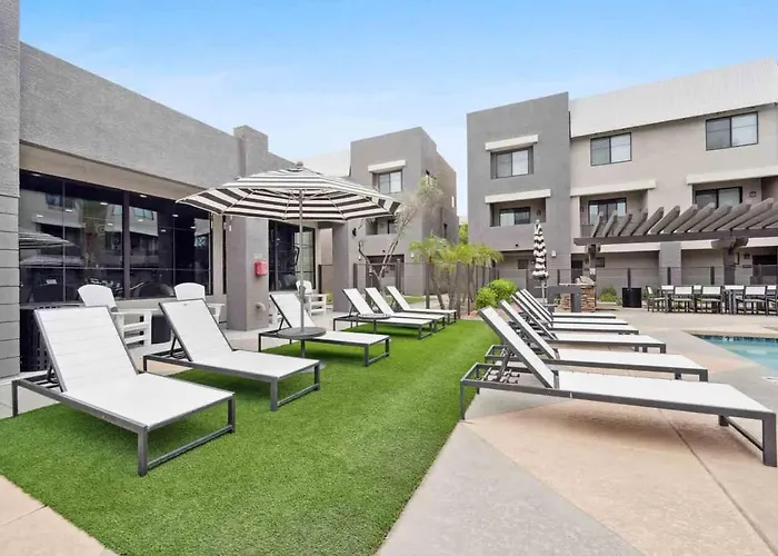 Apartment Cozysuites - Westgate With Pool 06 *